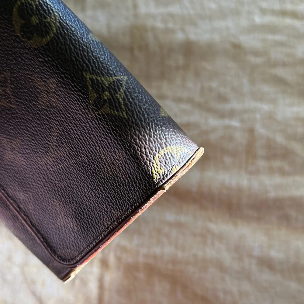 Louis Vuitton monogram crossbody or clutch - Picture 9 of 17